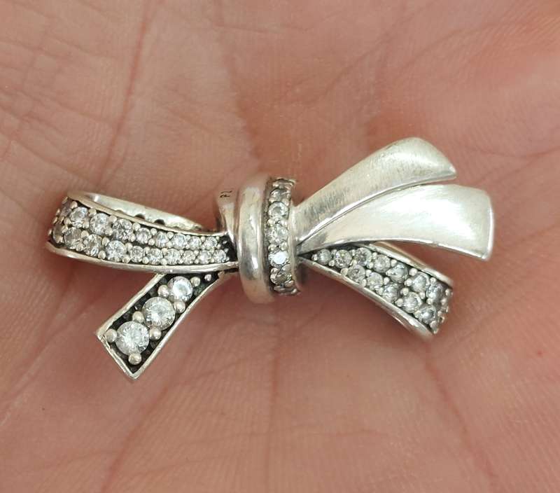 Gorgeous large Pandora sterling silver bow charm 7.3g