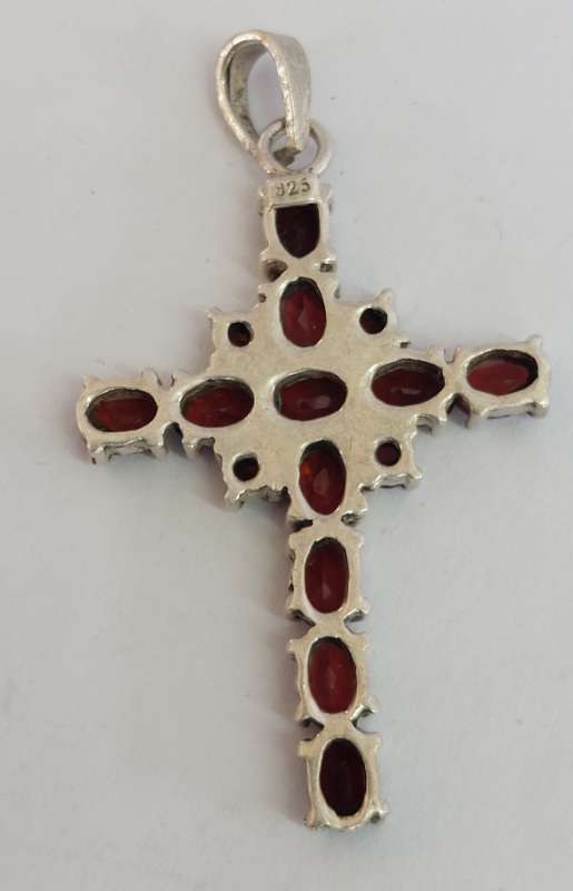Gorgeous large vintage sterling silver garnet cross pendant 8.6g