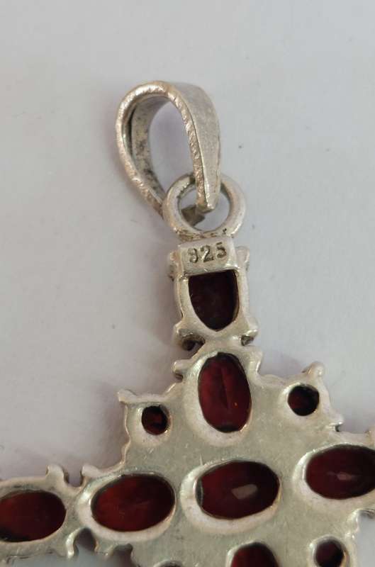 Gorgeous large vintage sterling silver garnet cross pendant 8.6g