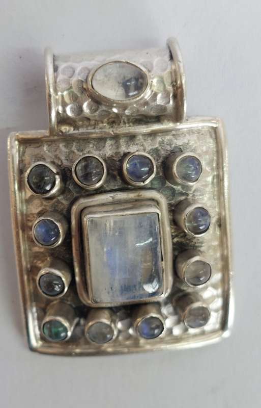 Spectacular large sterling silver moonstone pendant 14.4g