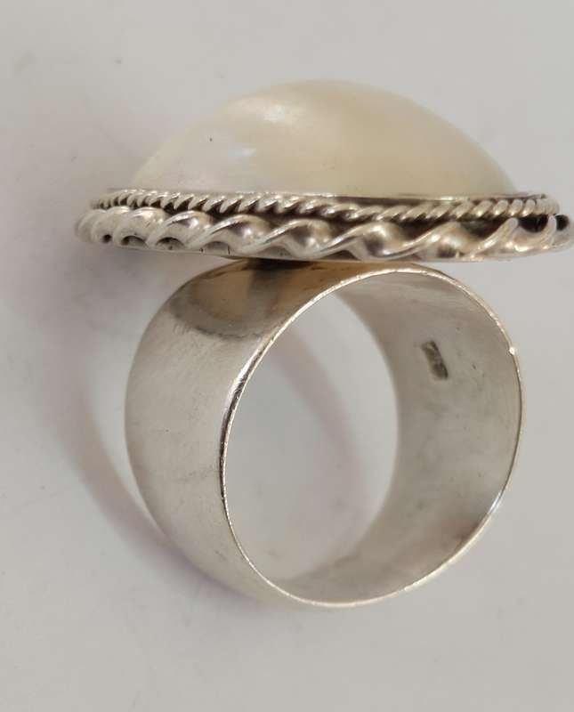 Huge!! Sterling silver mabe pearl ring 16.3g