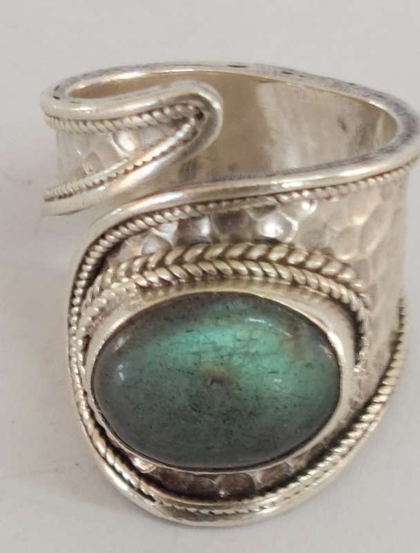 Magnificent vintage sterling silver labradorite ring 10.7g