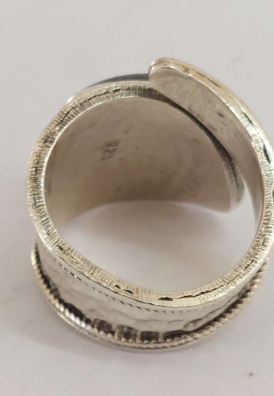 Magnificent vintage sterling silver labradorite ring 10.7g