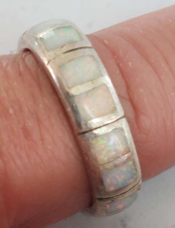Gorgeous vintage sterling silver opal band 5.7g