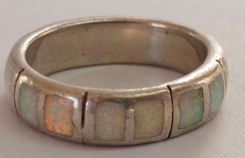 Gorgeous vintage sterling silver opal band 5.7g