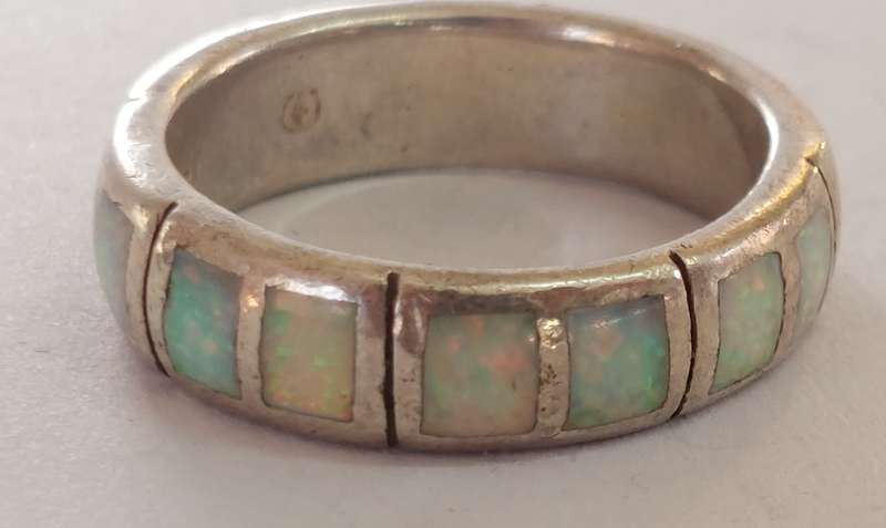 Gorgeous vintage sterling silver opal band 5.7g