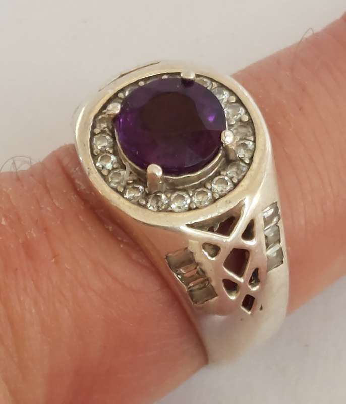 Exceptional vintage sterling silver amethyst ring 5.0g