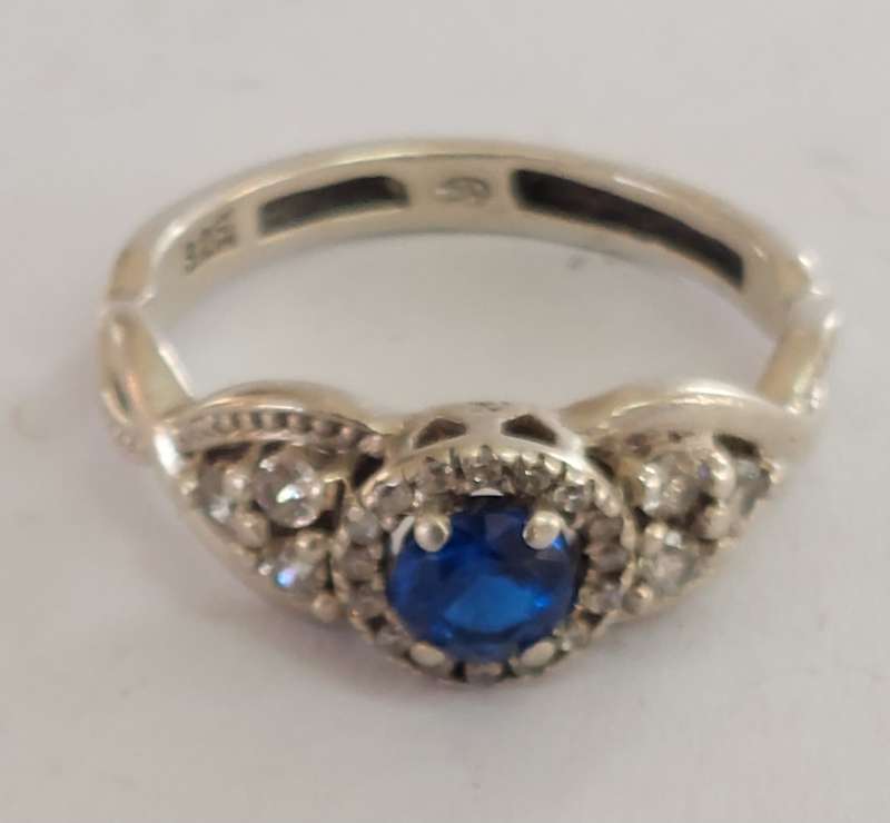 Exquisite sterling silver sapphire & cz ring 2.9g