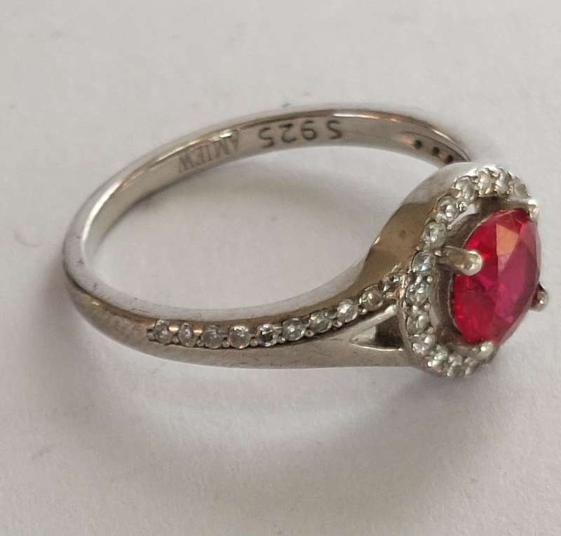 Stunning sterling silver ruby &cz ring 2.7g