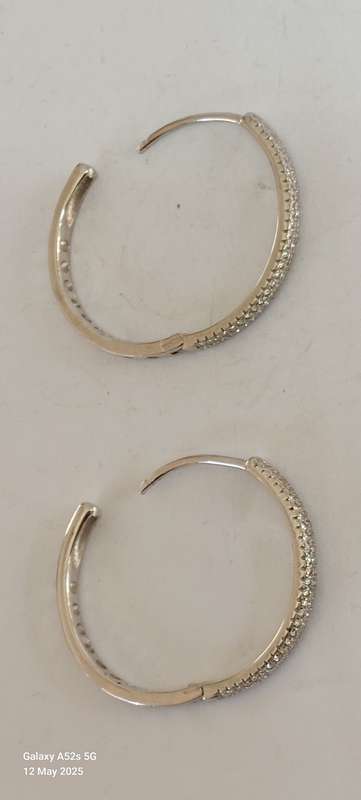Gorgeous sterling silver cz hoop earrings amazing quality 5.7g value R850