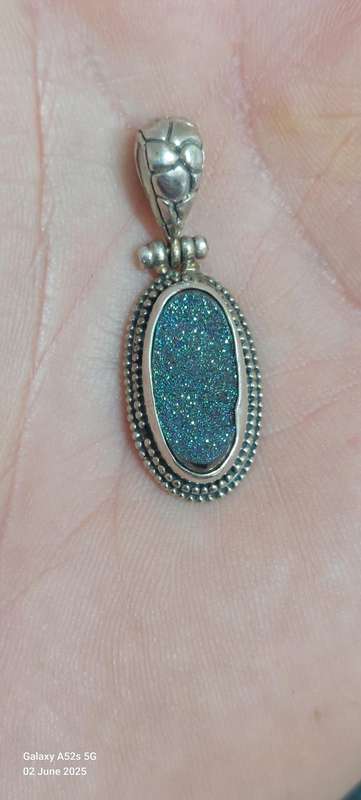 Gorgeous vintage sterling silver rainbow Druzy pendant 5.3g
