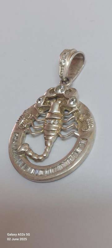 Spectacular large vintage sterling silver cz Scorpian pendant 21.8g Value R2500