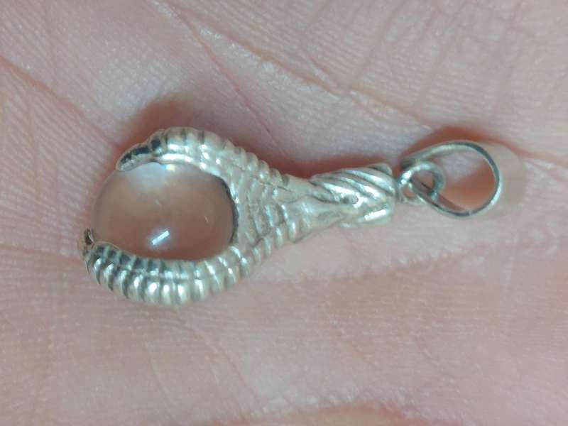 Gorgeous vintage sterling silver crystal sphere in eagles claw pendant 5.5g