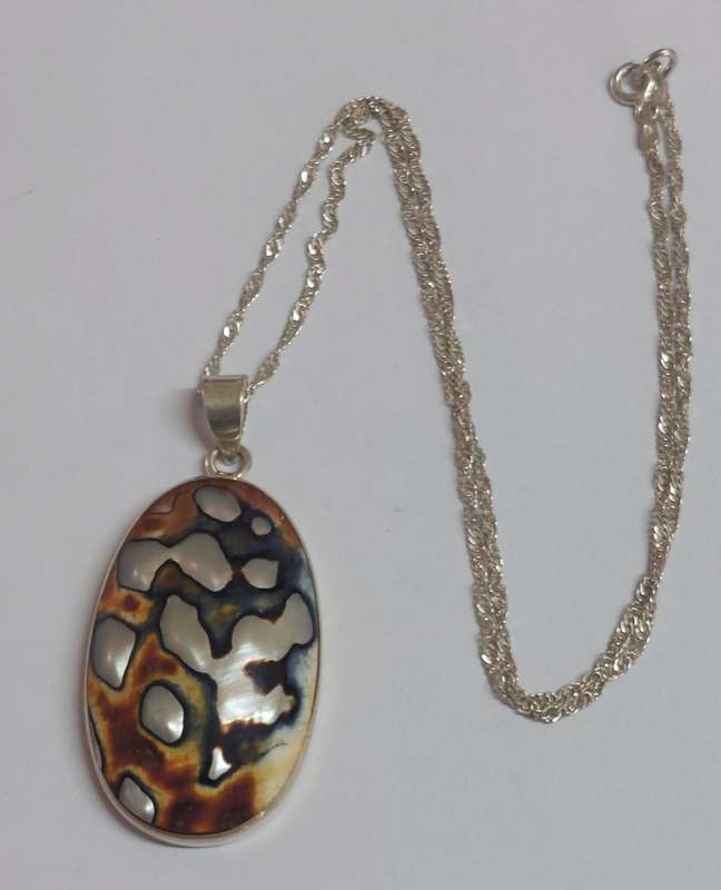 Increadible vintage sterling silver shell pendant with chain 15.0g