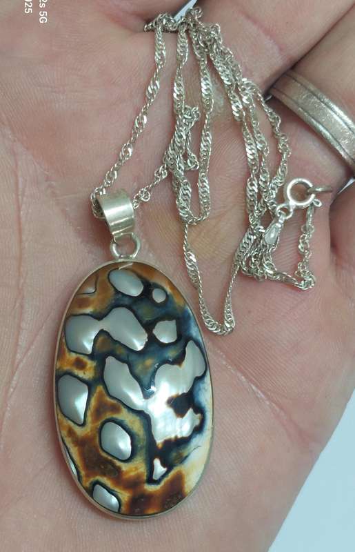 Increadible vintage sterling silver shell pendant with chain 15.0g