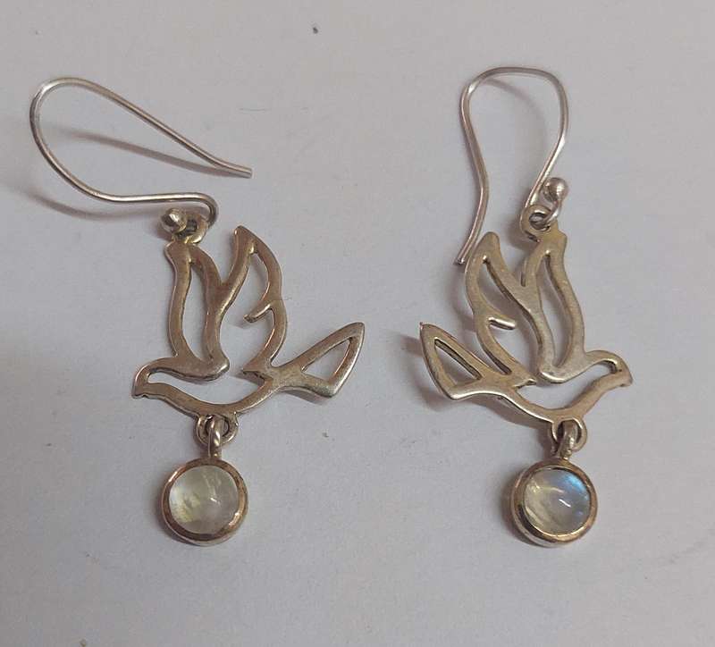 Lovely vintage sterling silver moonstone dove earrings 2.9g