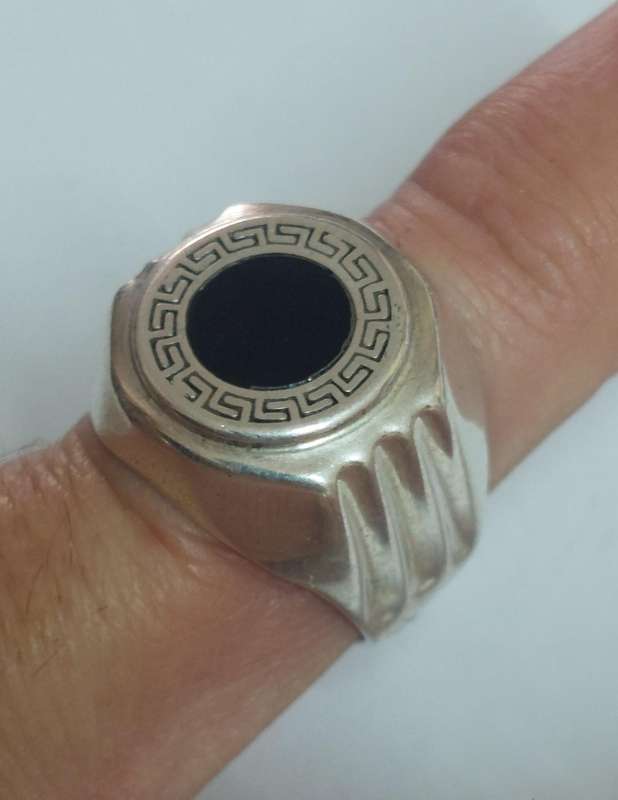 Amazing large sterling silver onyx ring 7.7g