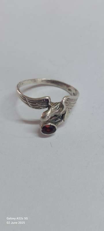 Rare vintage Ok. Sterling silver garnet eagle ring 2.0g