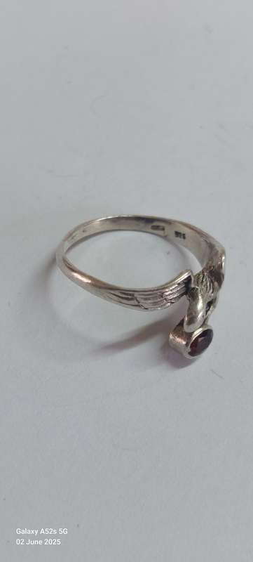 Rare vintage Ok. Sterling silver garnet eagle ring 2.0g