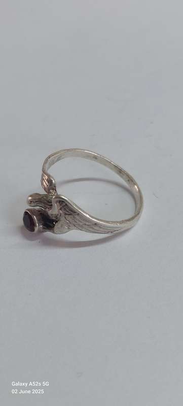 Rare vintage Ok. Sterling silver garnet eagle ring 2.0g