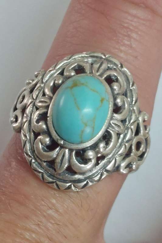 Exceptional!! Large Sterling silver turquoise ring 6.1g