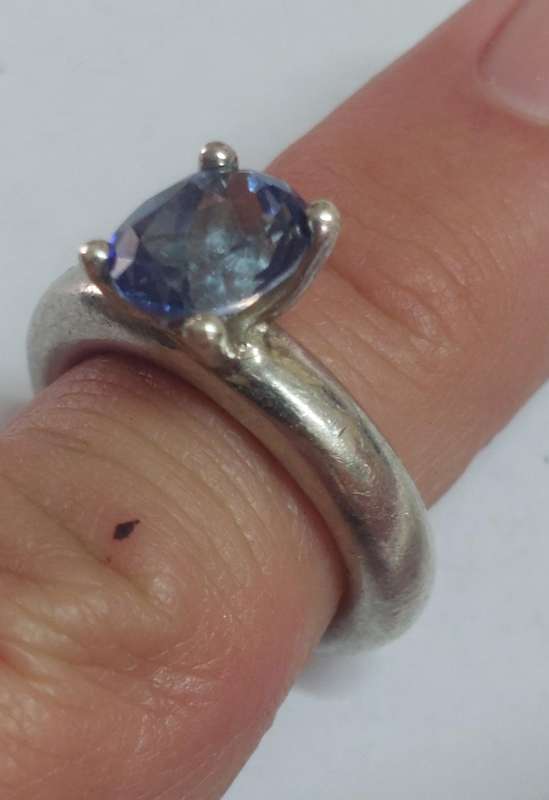 Gorgeous!! Sterling silver Sapphire ring with makers mark 8.9g WOW!!