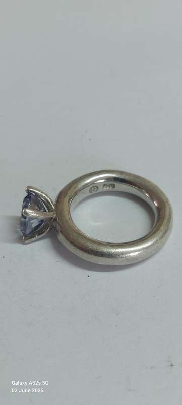 Gorgeous!! Sterling silver Sapphire ring with makers mark 8.9g WOW!!