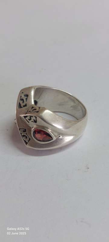Spectacular!! Signed designer sterling silver garnet ring 20.9g