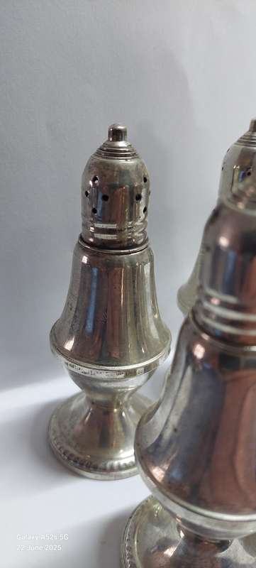 4 x American weighted sterling silver pepper shakers
