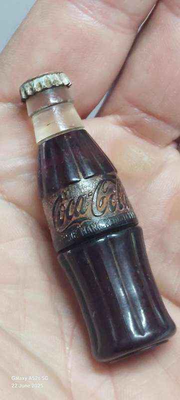 Rare!! Vintage Coca cola bottle fuel lighter Wow!!