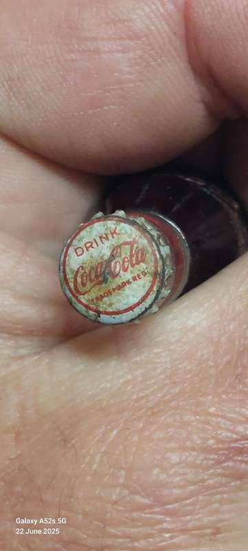 Rare!! Vintage Coca cola bottle fuel lighter Wow!!