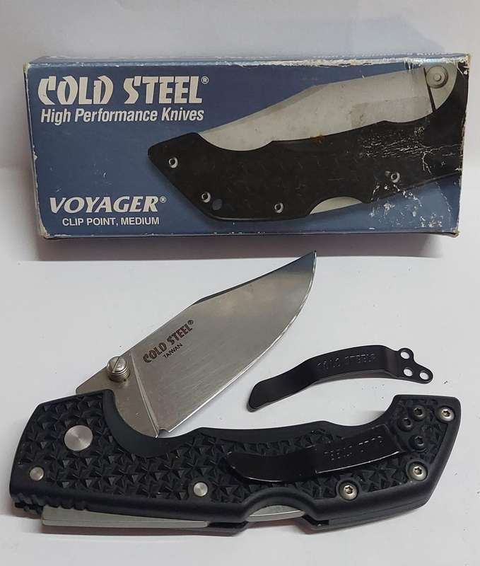 Cold Steel Voyager 29TMC medium knife with box & extra clip unused like new!!
