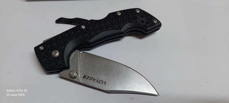 Cold Steel Voyager 29TMC medium knife with box & extra clip unused like new!!
