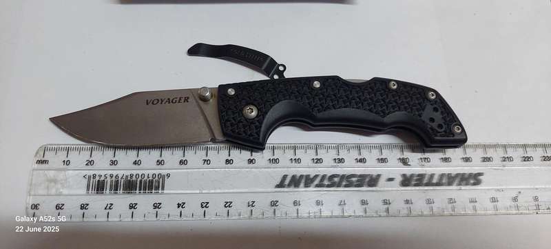 Cold Steel Voyager 29TMC medium knife with box & extra clip unused like new!!