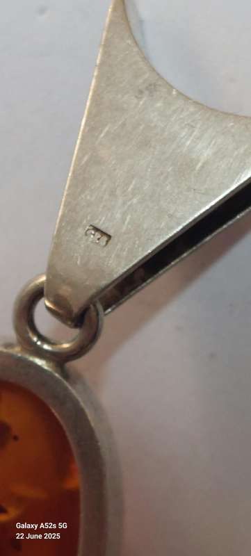 Exquisite large vintage sterling silver Baltic amber pendant 19.5g Value R2000