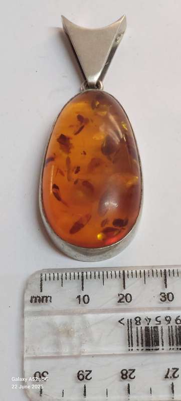 Exquisite large vintage sterling silver Baltic amber pendant 19.5g Value R2000