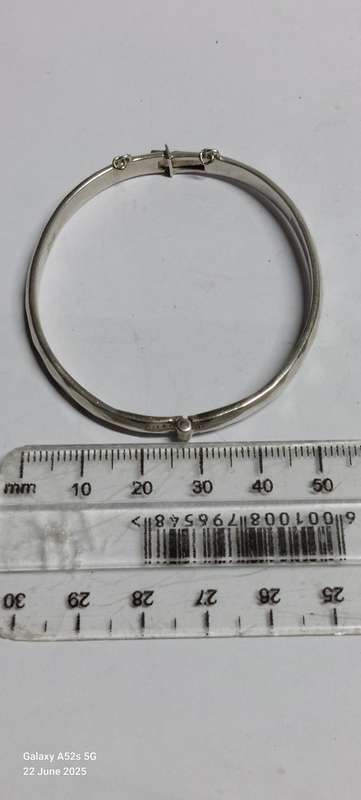Gorgeous vintage 1967 Birmingham silver clip bangle 15.2g