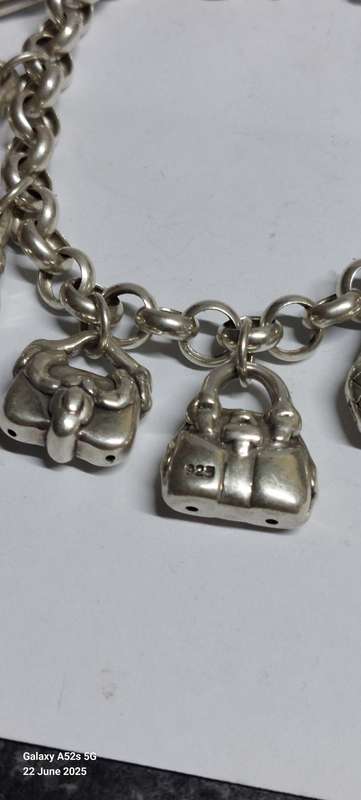 Spectacular large sterling silver handbag charm bracelet 33.7g