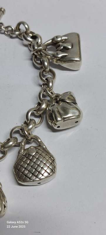 Spectacular large sterling silver handbag charm bracelet 33.7g