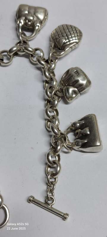 Spectacular large sterling silver handbag charm bracelet 33.7g