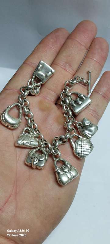 Spectacular large sterling silver handbag charm bracelet 33.7g