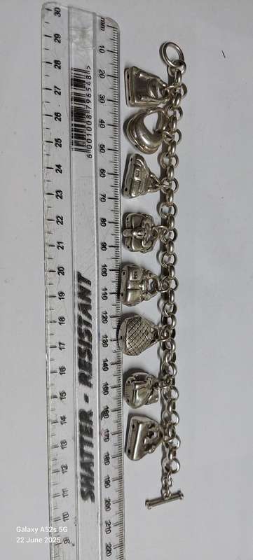 Spectacular large sterling silver handbag charm bracelet 33.7g