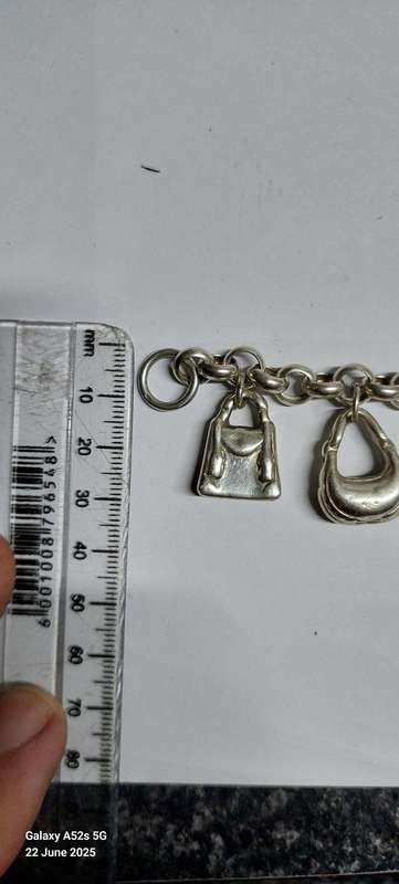 Spectacular large sterling silver handbag charm bracelet 33.7g