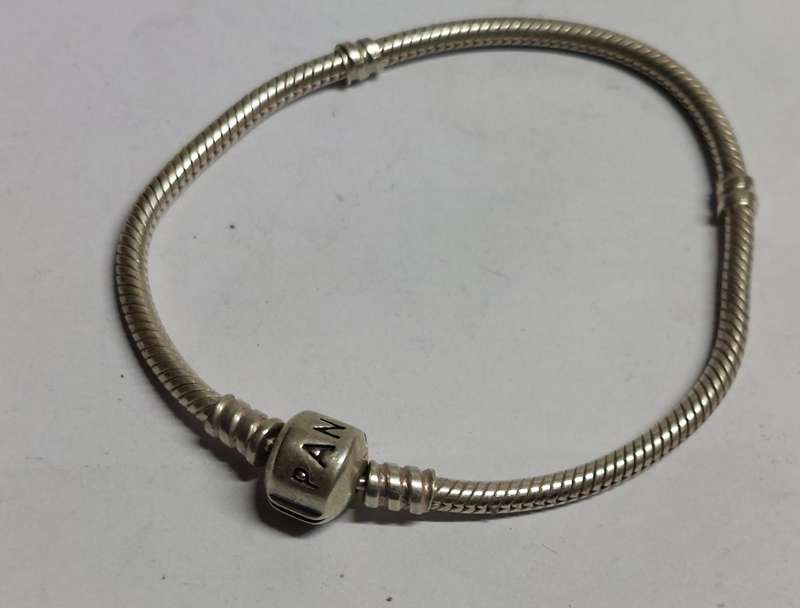 Pandora sterling silver charm bracelet 13.9g