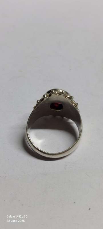 Vintage sterling silver cabochon ruby ring 6.1g