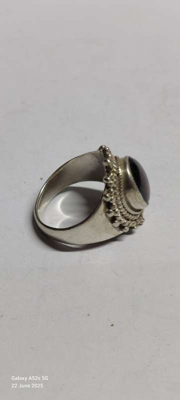Vintage sterling silver cabochon ruby ring 6.1g