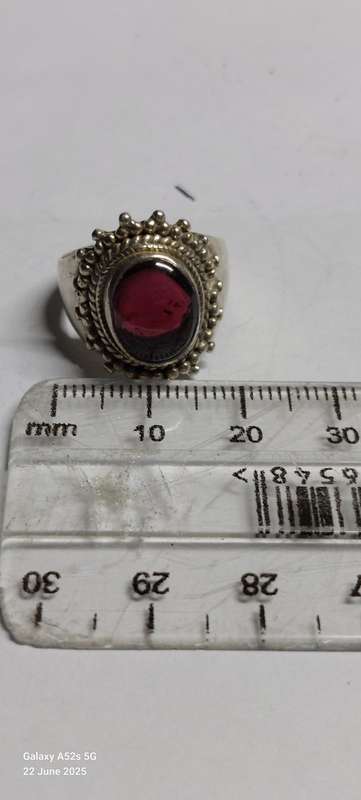 Vintage sterling silver cabochon ruby ring 6.1g