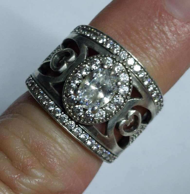 Magnificent sterling silver cz ring 7.1g