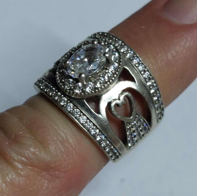 Magnificent sterling silver cz ring 7.1g