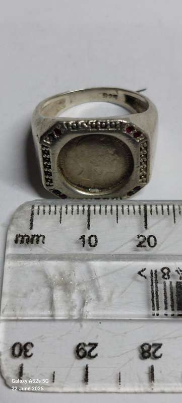 Vintage sterling silver ruby coin ring 9.0g